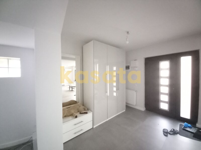 Prelungirea Ghencea De inchiriat casa individuala renovata recent