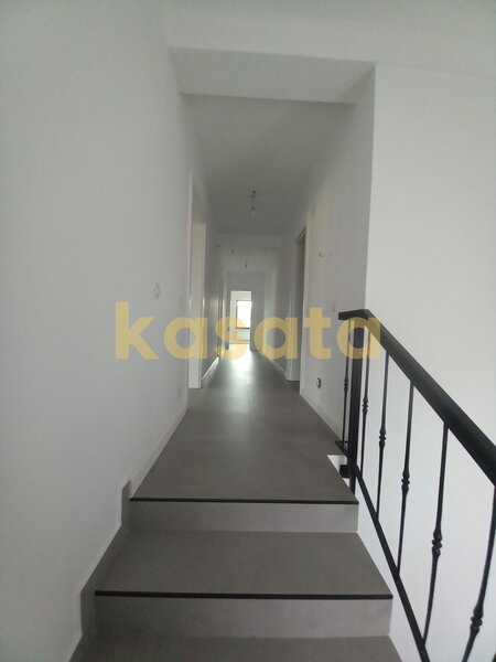 Prelungirea Ghencea De inchiriat casa individuala renovata recent