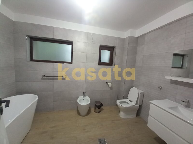 Prelungirea Ghencea De inchiriat casa individuala renovata recent